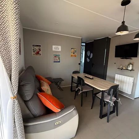 Le Clos Savoye Camping *