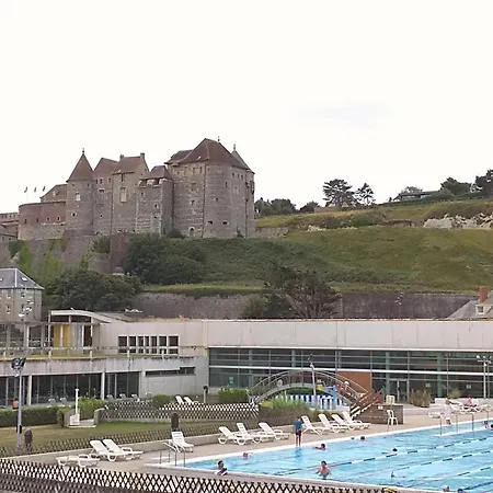 Le Clos Savoye Parque de Campismo *