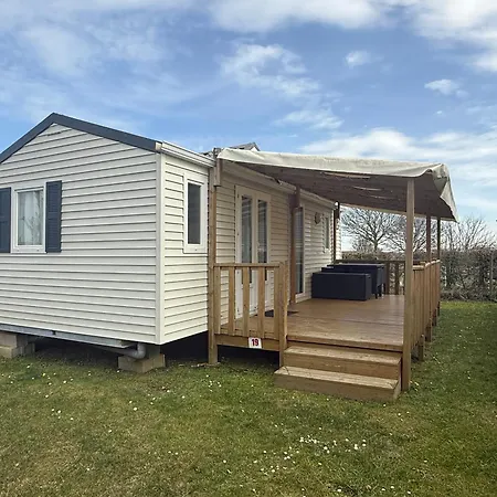 Le Clos Savoye Camping *