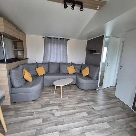 Le Clos Savoye Camping *
