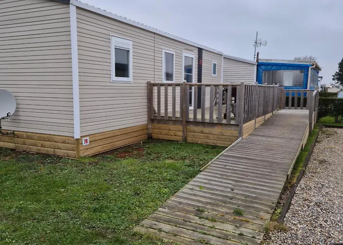 Le Clos Savoye Kamp alanı Biville-sur-Mer